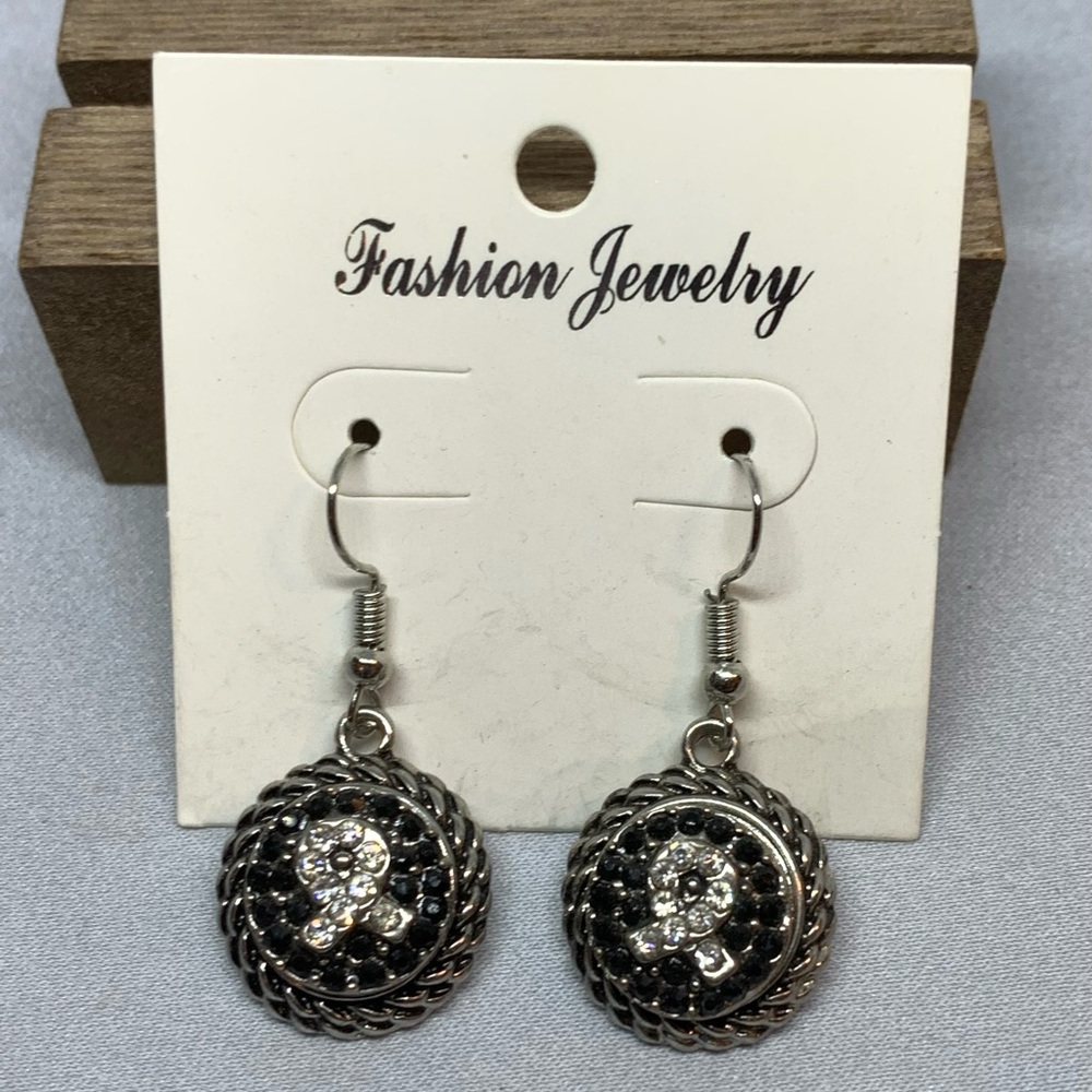 White Ribbon - Petite Size Snap Button Earrings with 2 Charms